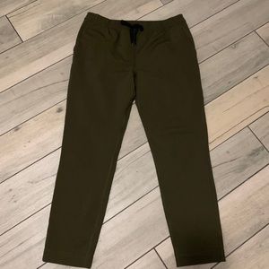 Lululemon on the fly pant